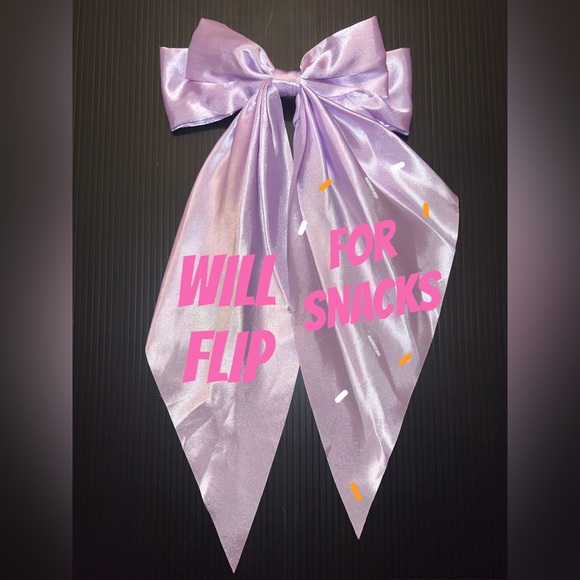 Funny cheerleading bow: will flip for snacks - Picture 1 of 1